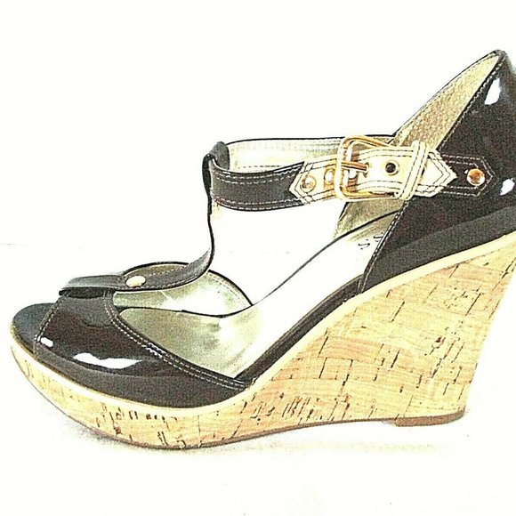 GUESS Brown Patent Ankle Strap Buckle Wedge Sandal Shoes Women's 6 M (SW19)pm1 - Picture 1 of 7